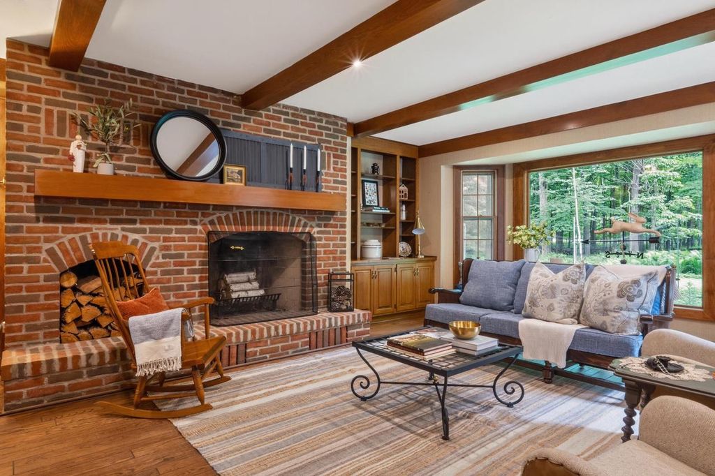 304 Fieldstone ROAD, Delafield, WI 53018