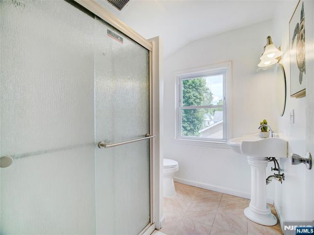 8 Pine Street, West Orange, NJ 07052