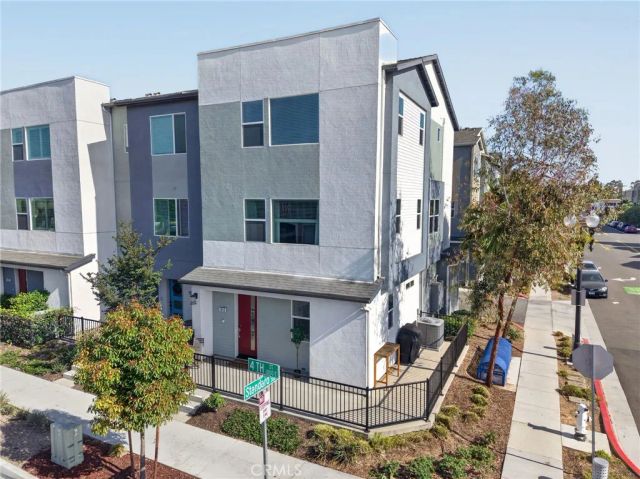 1016 E 4th, Santa Ana, CA 92701