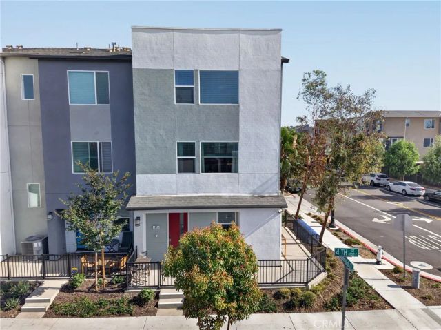 1016 E 4th, Santa Ana, CA 92701