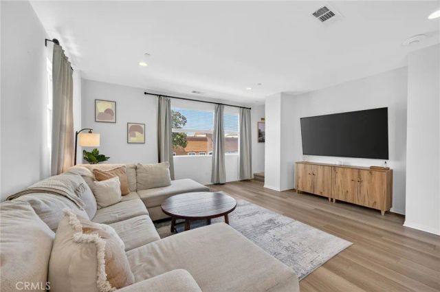1016 E 4th, Santa Ana, CA 92701