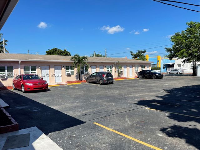 1450 SW 6th St 1, Miami, FL 33135