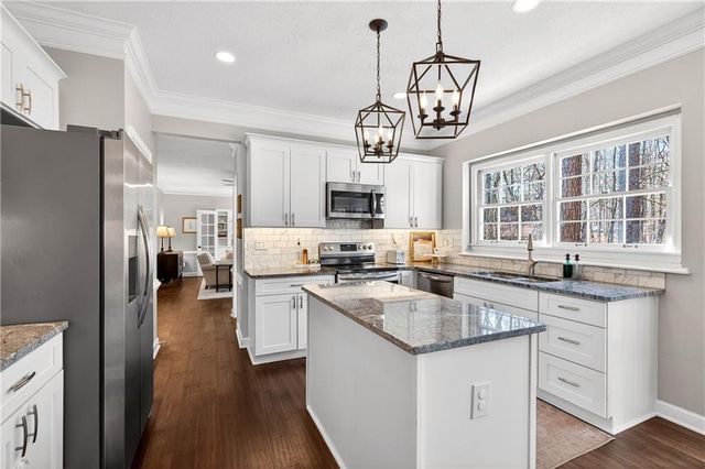 1080 Barrington Landing Court, Roswell, GA 30076