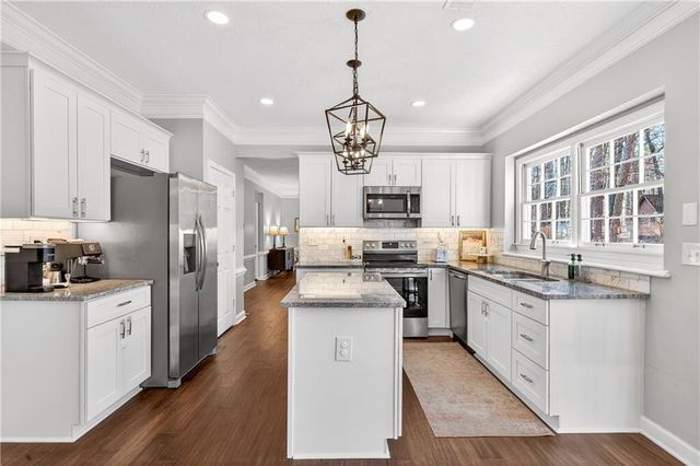 1080 Barrington Landing Court, Roswell, GA 30076