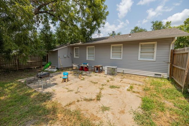 313 SW 5th, Newton, KS 67114