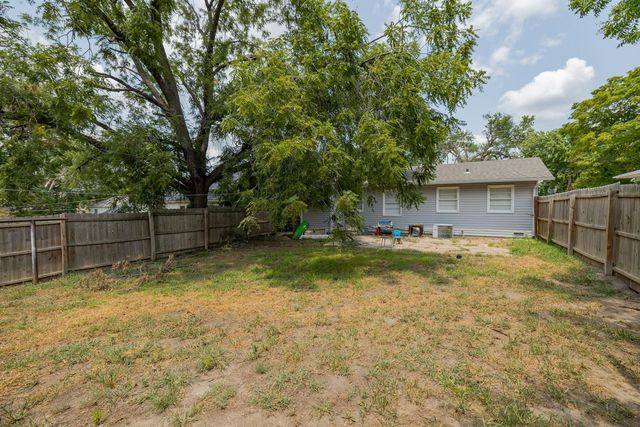 313 SW 5th, Newton, KS 67114