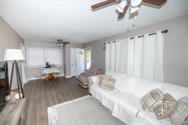 313 SW 5th, Newton, KS 67114