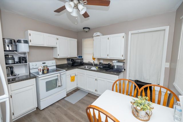 313 SW 5th, Newton, KS 67114