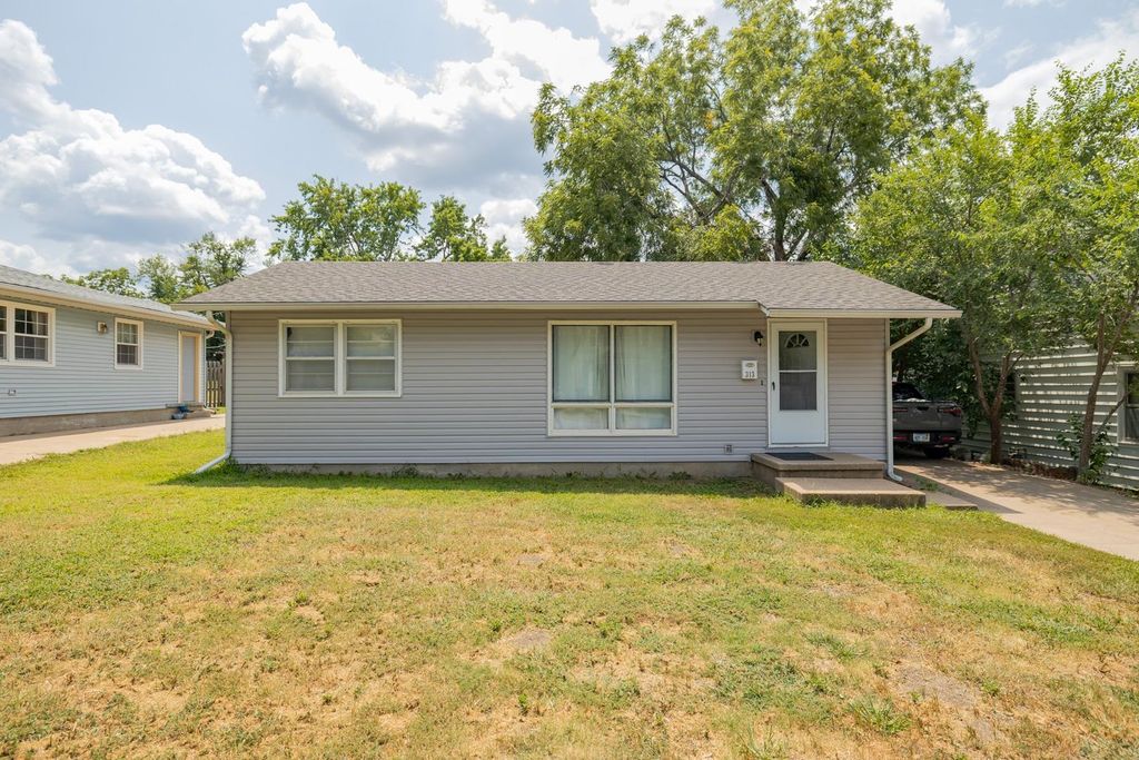 313 SW 5th, Newton, KS 67114