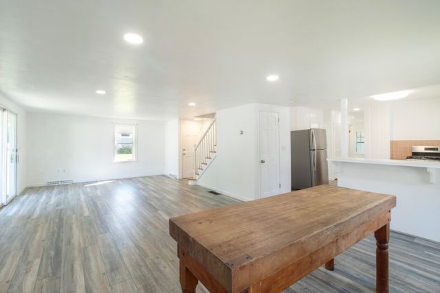 38 Mohican Road, Old Saybrook, CT 06475