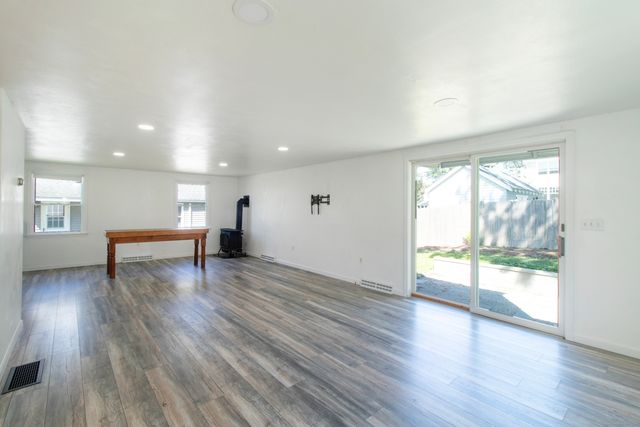 38 Mohican Road, Old Saybrook, CT 06475