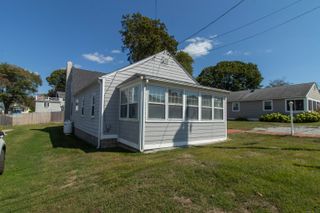 38 Mohican Road, Old Saybrook, CT 06475