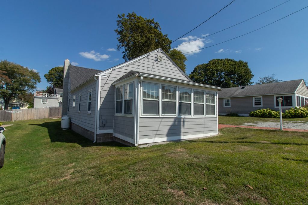 38 Mohican Road, Old Saybrook, CT 06475