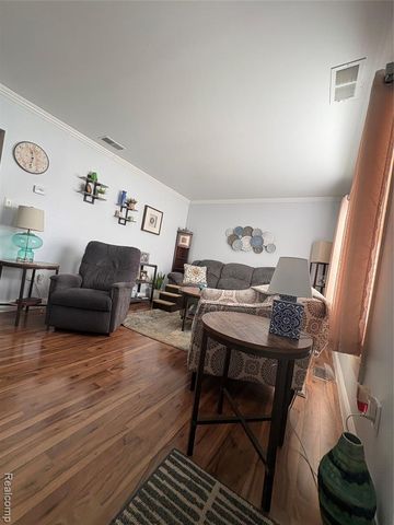 1030 Larson Ct, Rochester Hills, MI 48307