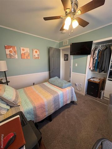 1030 Larson Ct, Rochester Hills, MI 48307