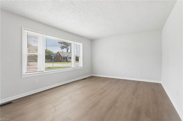 1815 Canterbury RD, Hampton, VA 23666