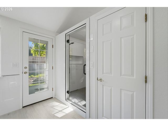 17903 RIDGE LAKE Dr, Lake Oswego, OR 97034