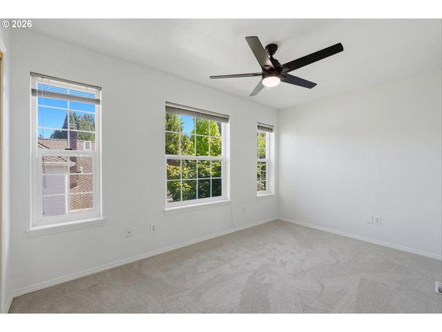 17903 RIDGE LAKE Dr, Lake Oswego, OR 97034