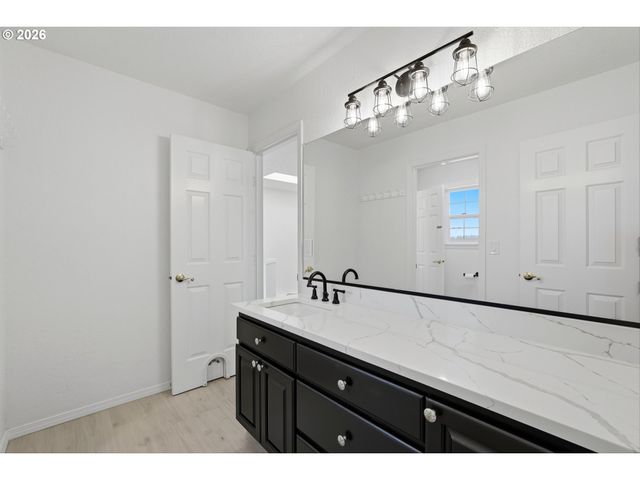 17903 RIDGE LAKE Dr, Lake Oswego, OR 97034