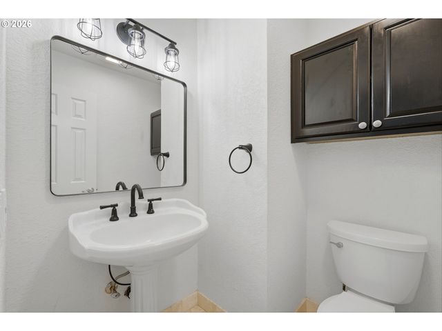 17903 RIDGE LAKE Dr, Lake Oswego, OR 97034