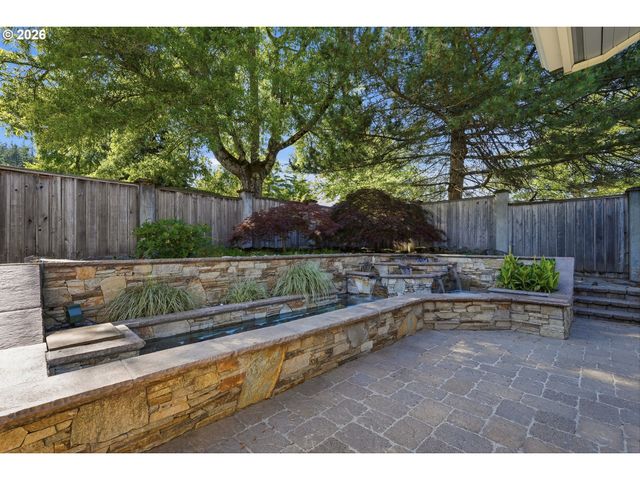 17903 RIDGE LAKE Dr, Lake Oswego, OR 97034