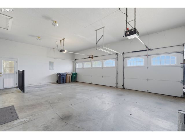17903 RIDGE LAKE Dr, Lake Oswego, OR 97034