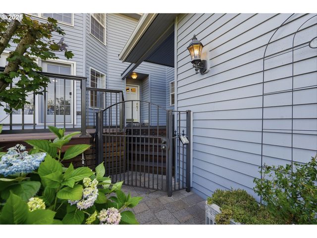 17903 RIDGE LAKE Dr, Lake Oswego, OR 97034