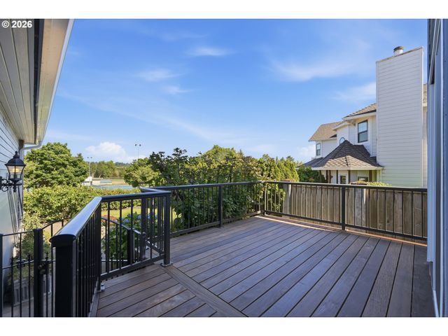 17903 RIDGE LAKE Dr, Lake Oswego, OR 97034