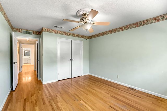 411 W Vartikian Avenue, Fresno, CA 93704