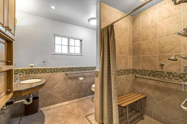 411 W Vartikian Avenue, Fresno, CA 93704