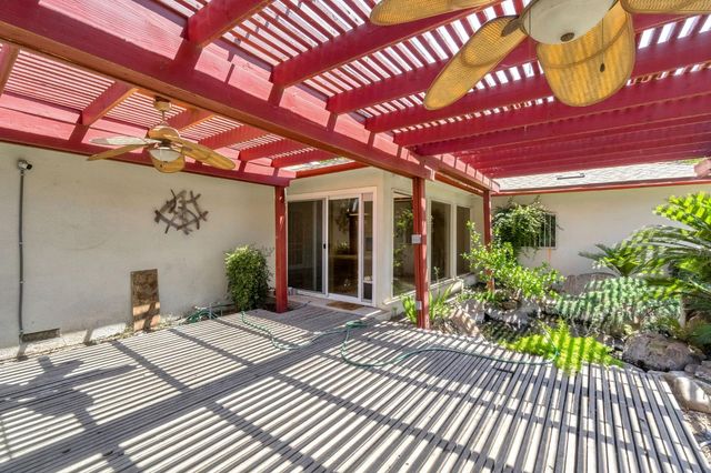 411 W Vartikian Avenue, Fresno, CA 93704