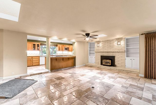 411 W Vartikian Avenue, Fresno, CA 93704