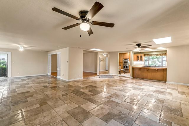 411 W Vartikian Avenue, Fresno, CA 93704