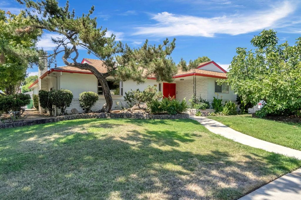 Image 1 of property listing at 411 W Vartikian Avenue, Fresno, CA 93704