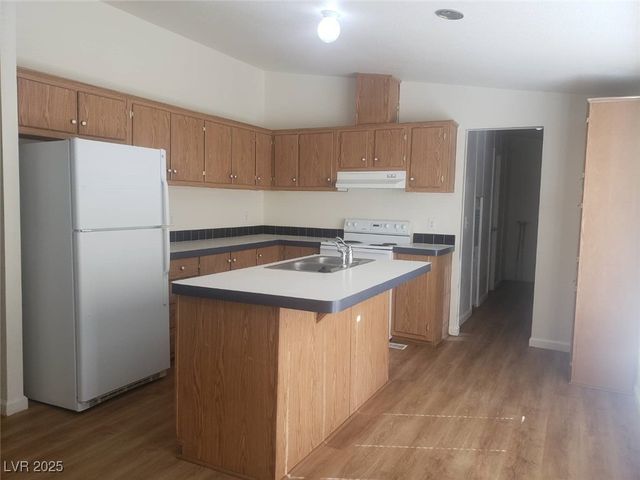 4400 Vicki Ann Road, Pahrump, NV 89048