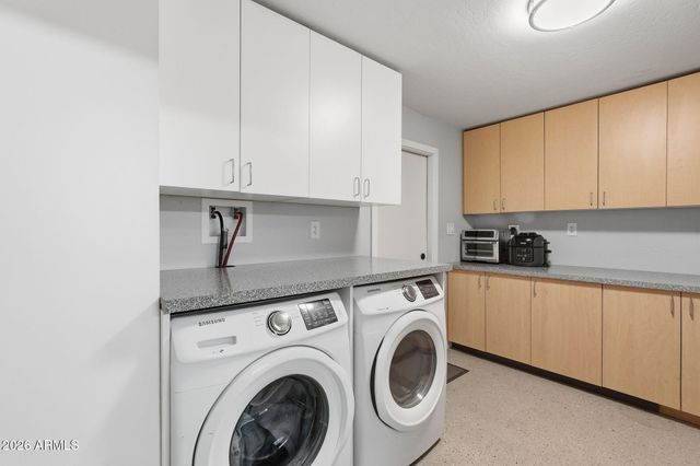 4051 E EMILE ZOLA Avenue, Phoenix, AZ 85032