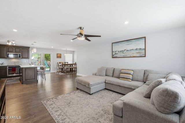 4051 E EMILE ZOLA Avenue, Phoenix, AZ 85032
