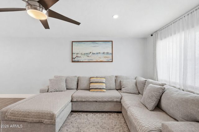 4051 E EMILE ZOLA Avenue, Phoenix, AZ 85032