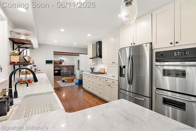 5748 Cherry Crest Drive, West Bloomfield, MI 48322