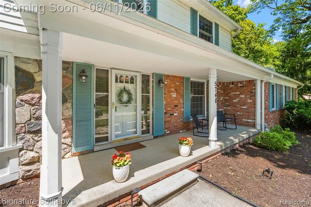 5748 Cherry Crest Drive, West Bloomfield, MI 48322