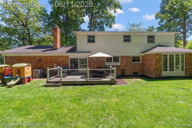 5748 Cherry Crest Drive, West Bloomfield, MI 48322