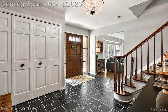 5748 Cherry Crest Drive, West Bloomfield, MI 48322