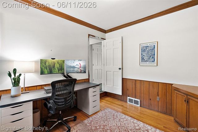 5748 Cherry Crest Drive, West Bloomfield, MI 48322