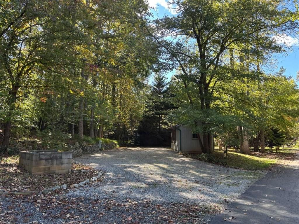 318 Hidden Valley Road, Cleveland, GA 30528