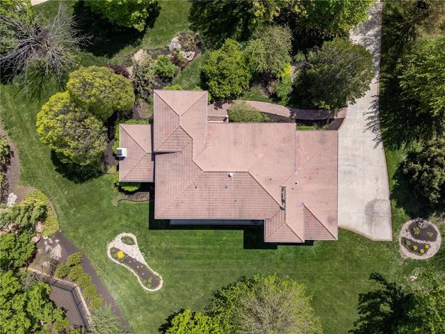 201 Fall Creek Road, Lawrence, KS 66049