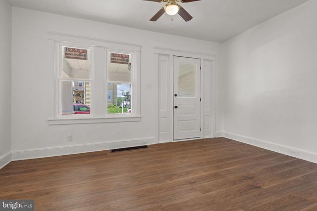 143 N 2ND ST, Mount Wolf, PA 17347