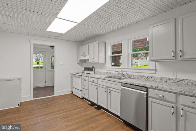 143 N 2ND ST, Mount Wolf, PA 17347