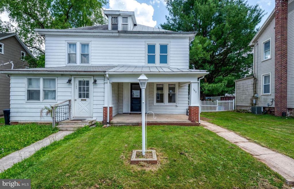 143 N 2ND ST, Mount Wolf, PA 17347