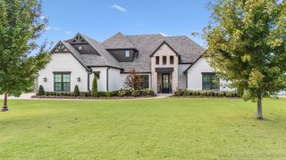19236 E Twin Creeks Drive, Owasso, OK 74055