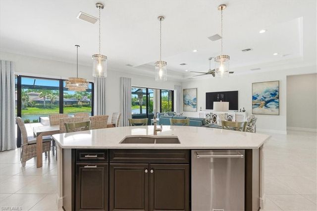 4559 Tamarind WAY, Naples, FL 34119